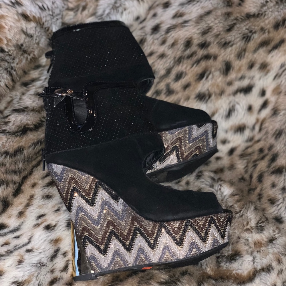 Wedge Heel NWOT